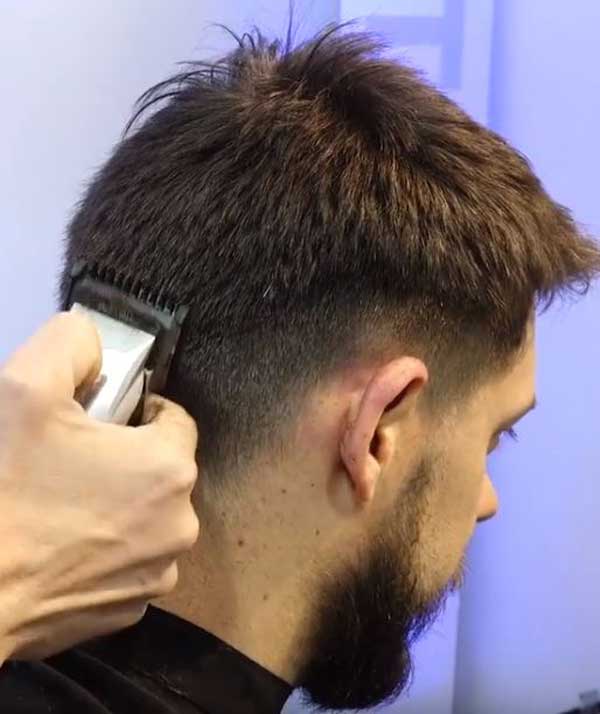Concurso elege melhor corte feito por jovens cabeleireiros da Zona